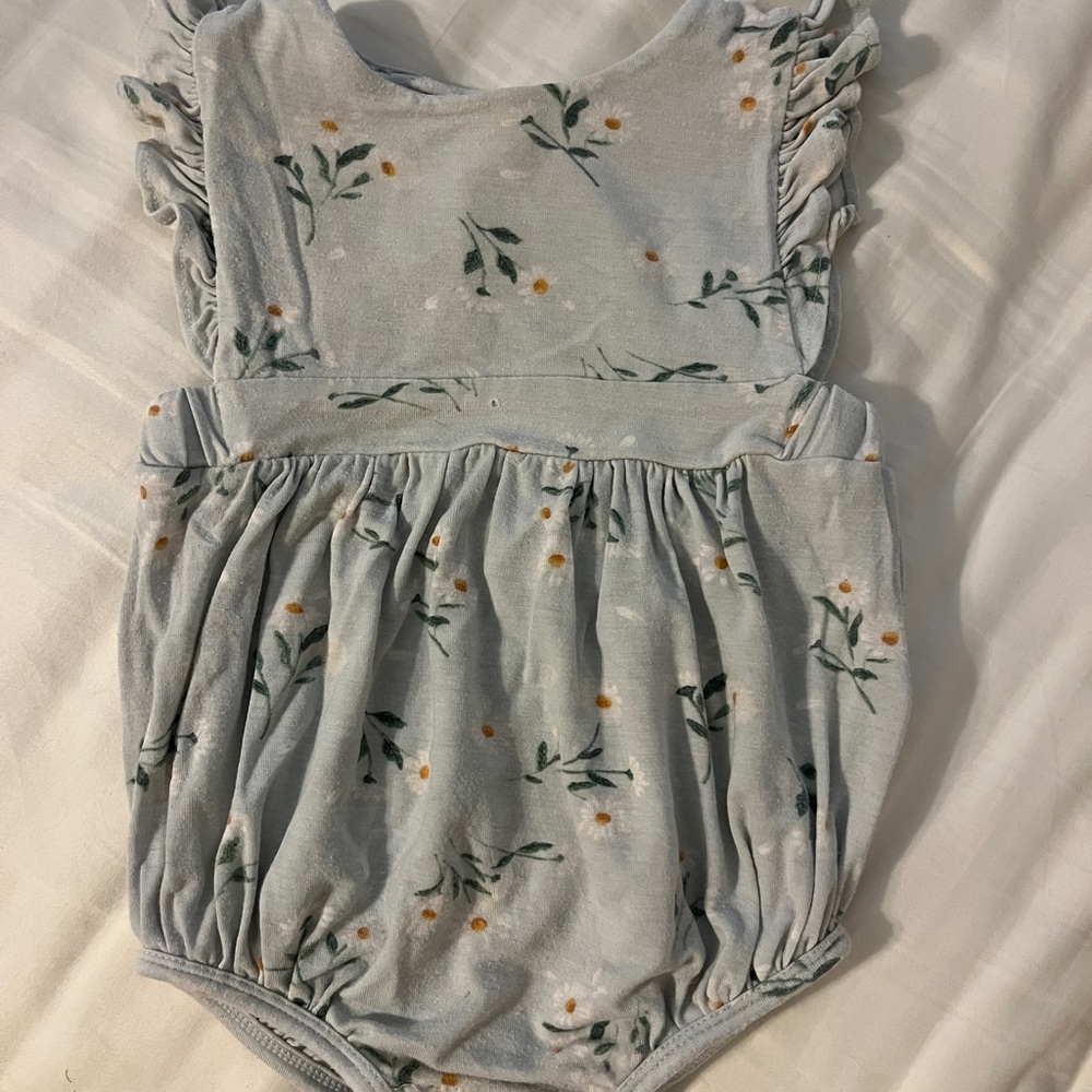 Angel Dear Light Blue Daisy Bubble Romper size 6-12M